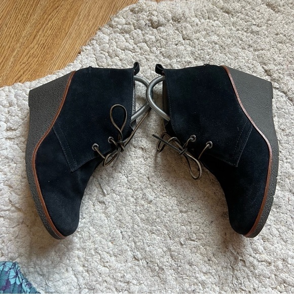 Sperry Harlow Black and Tan Suede Lace Up Wedge Booties Size 8.5 - Picture 4 of 11